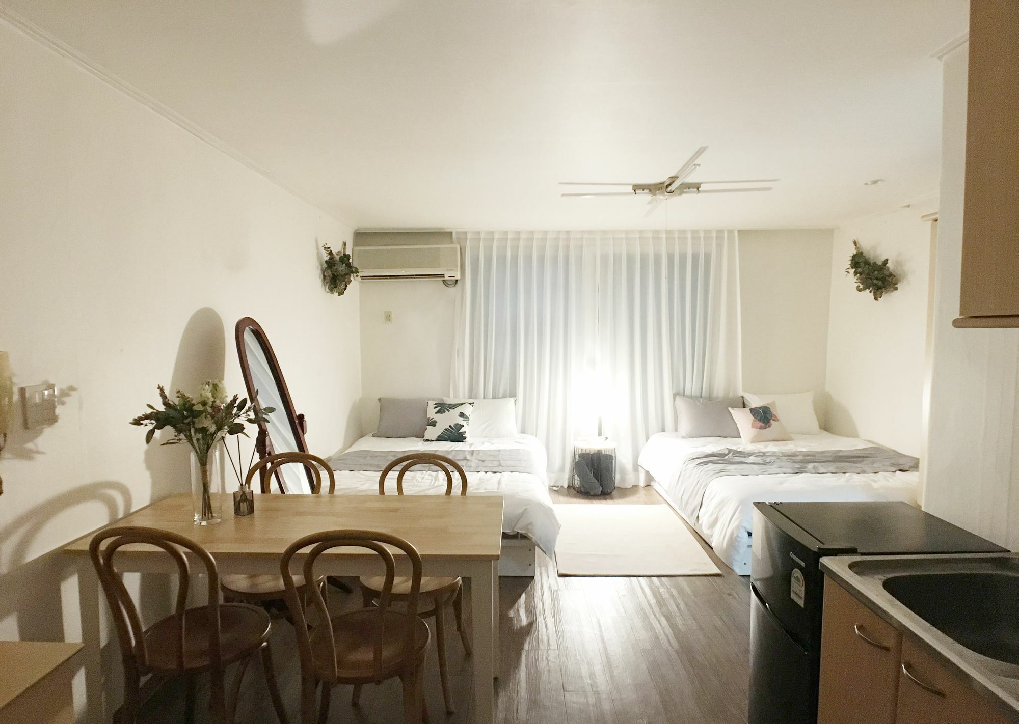 Apartamento Sunny House Hongik Snt 1Mins Seúl Exterior foto